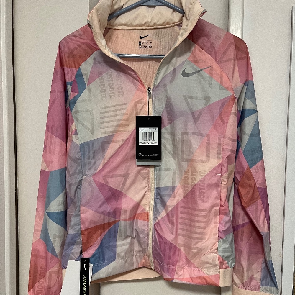 Brand New Women's Nike Lightweight Running Jacket Rain Repellant Packable XS